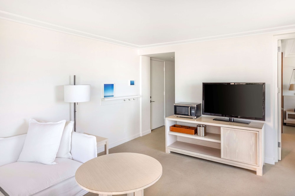 1 Bedroom Oceanfront King Premier Suite Blcny - Photo 4