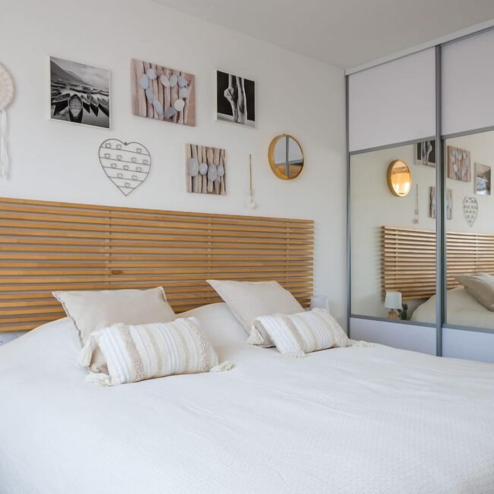 Apartment, 2 Bedrooms, Balcony, Mountain View