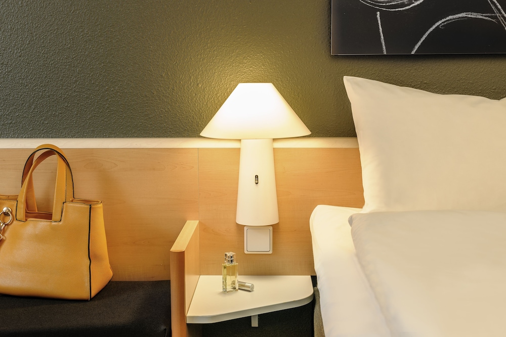 Standard Room, 2 Twin Beds - Photo 2