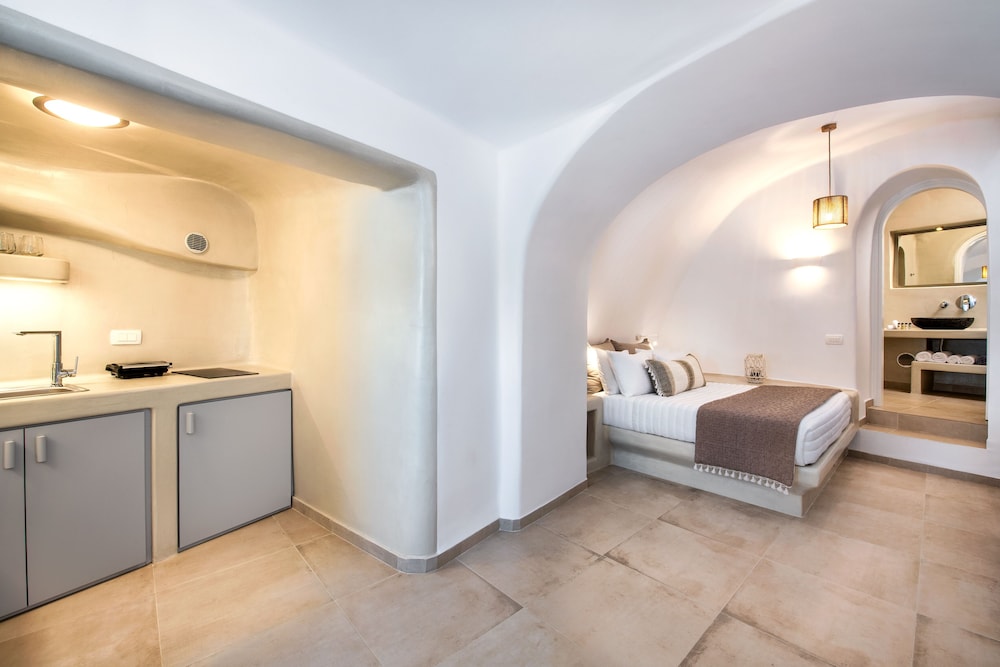 Junior Suite (Private Outdoor Hot Tub)
