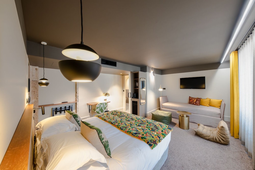 Family Room, 1 Bedroom, City View (Essentiel) photo 1