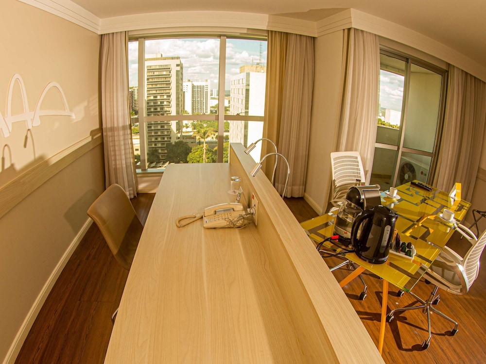 Superior Suite, 1 Queen Bed with Sofa bed - Photo 6