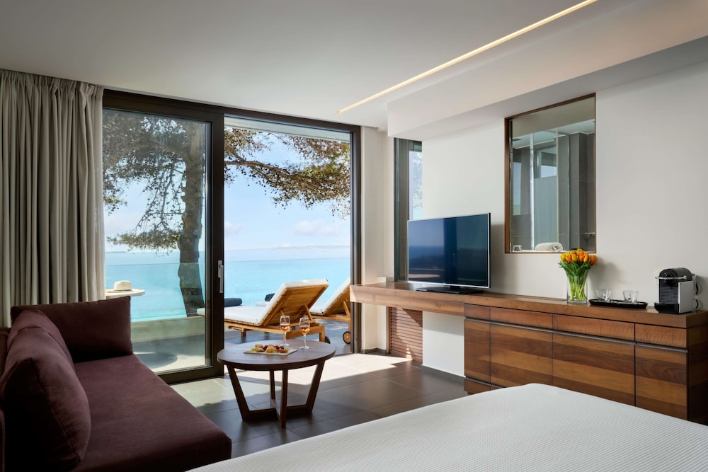 Junior Suite, Jetted Tub, Sea Facing (Seafront)
