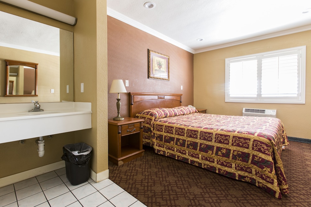 Standard Room, Non Smoking photo 3