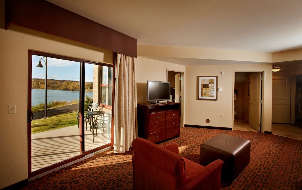 Suite, 1 King Bed, Non Smoking - Photo 2