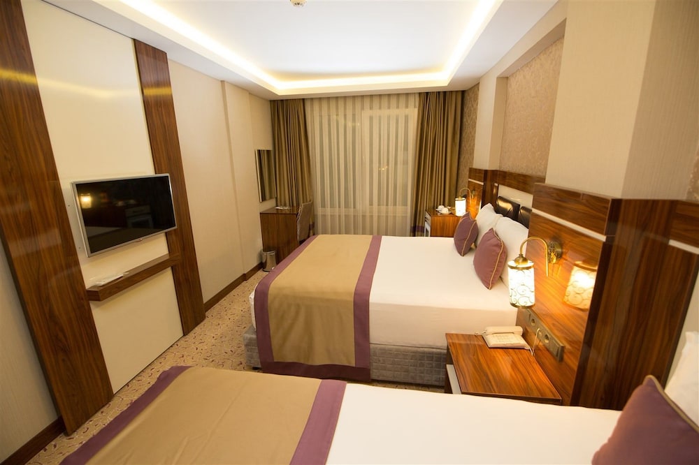 Junior Quadruple Room