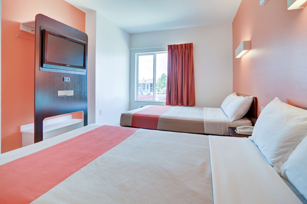 Deluxe Room, 2 Double Beds, Non Smoking, Refrigerator photo 2