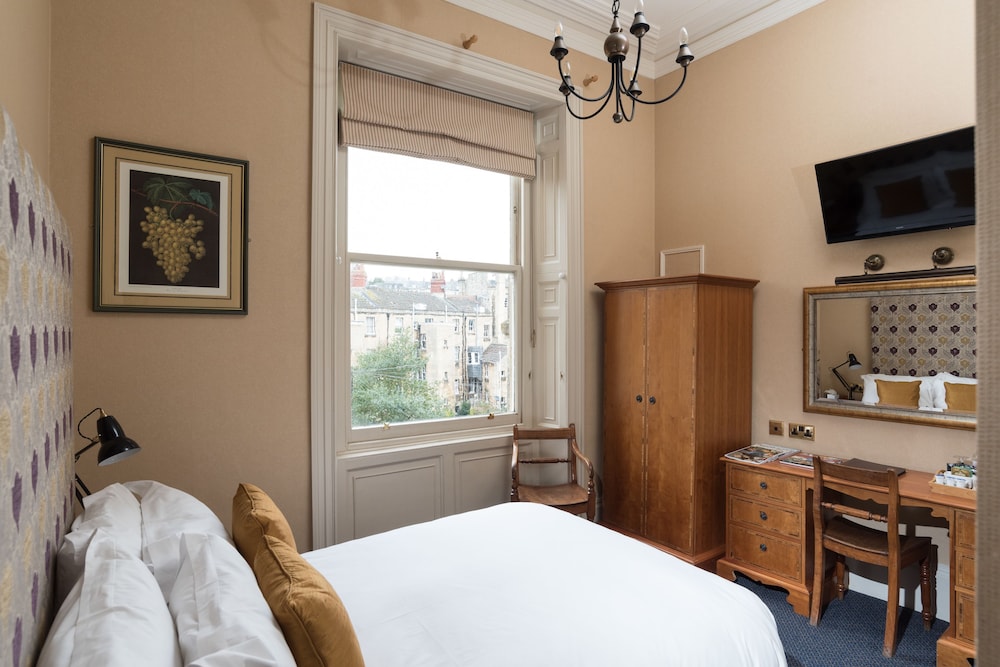 Standard Double Room, Ensuite - Photo 2