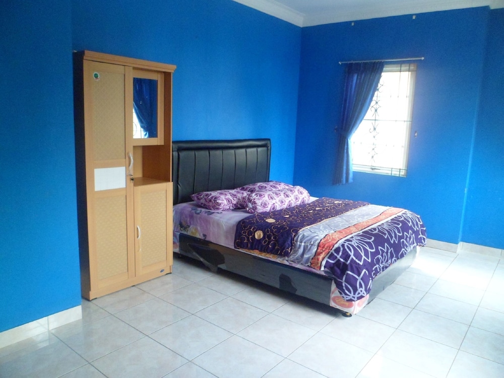 House, 3 Bedrooms photo 2