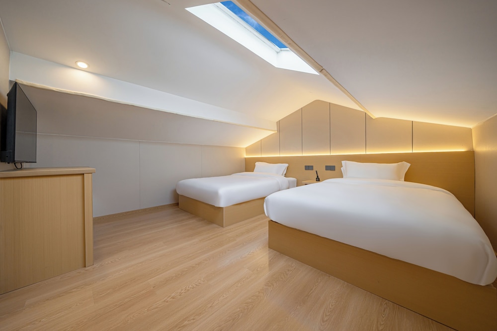 Family Twin Room, Courtyard View