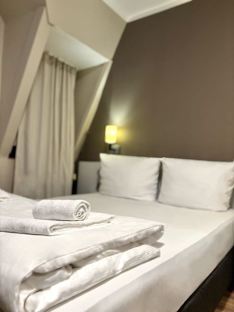 Standard Double Room - Photo 6