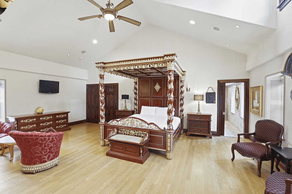 Premier House, Multiple Beds, Mountain View