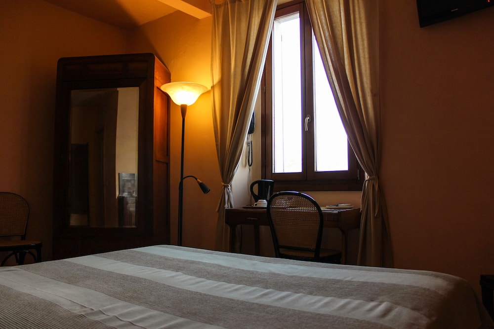 Single Room, Mountainside (with balcony)