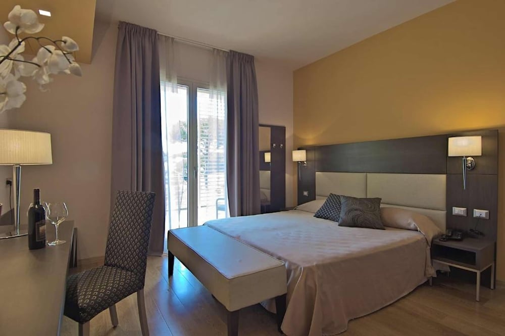 Standard Double or Twin Room, Balcony photo 1