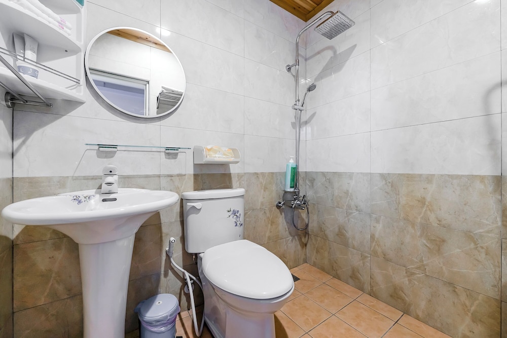 Double Room - Photo 6