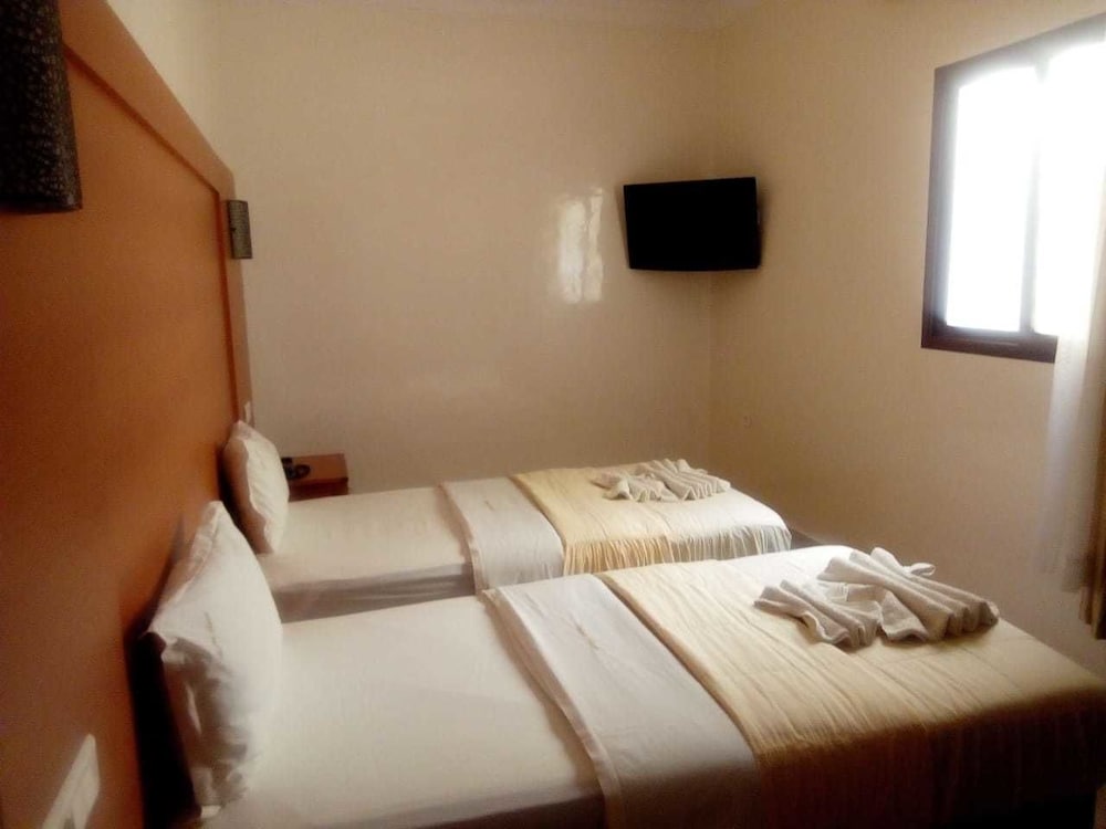 Basic Twin Room photo 1