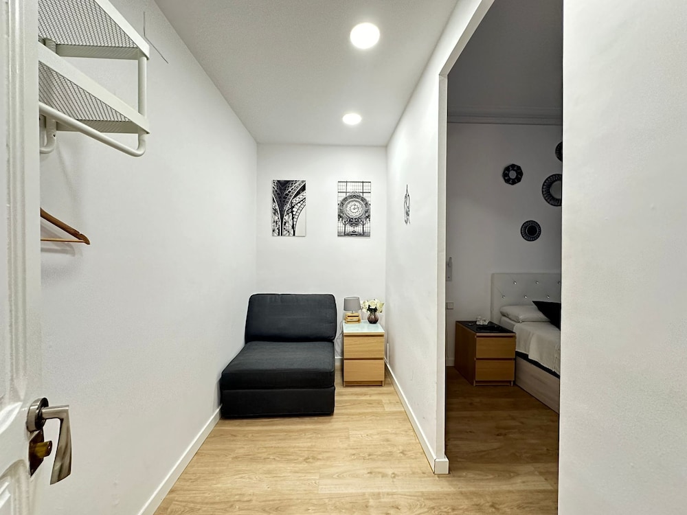 Triple Room, Shared Bathroom photo 2