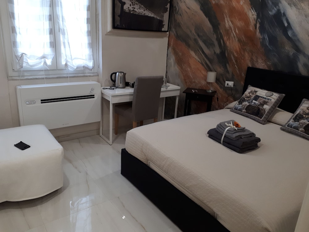 Double Room ( XII )