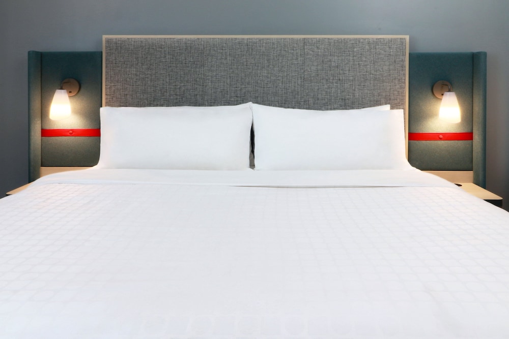 Standard Room, 1 King Bed - Photo 8