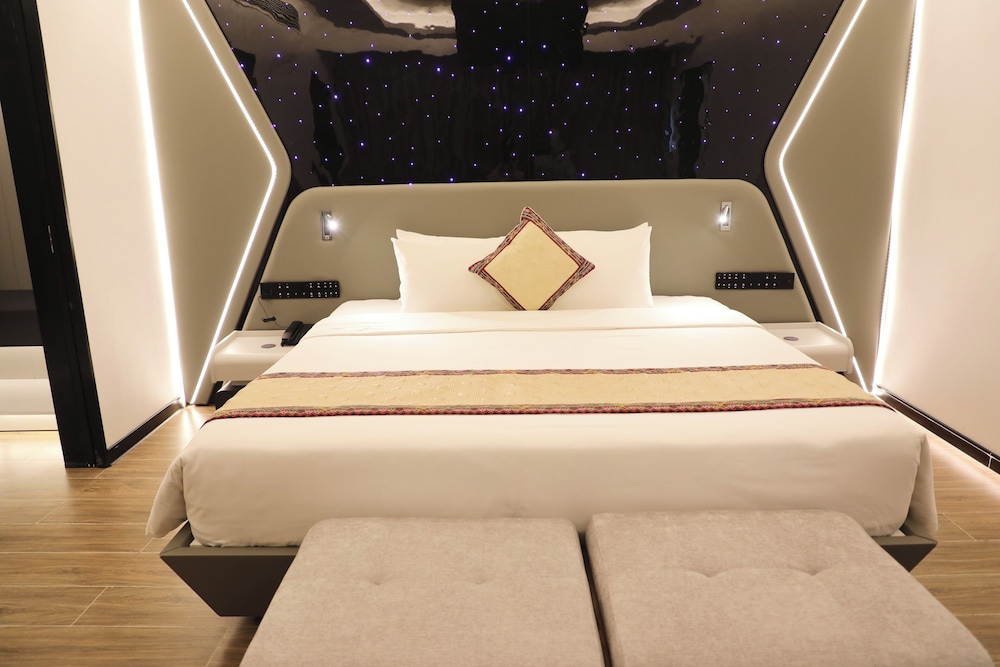 Luxury Suite photo 3