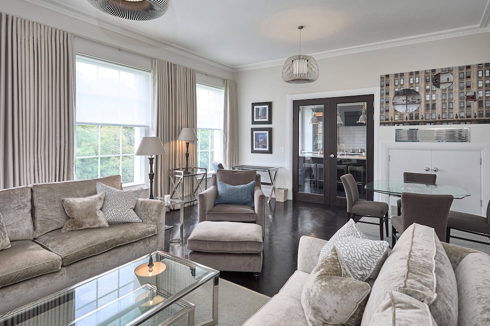 Premier Apartment, Park View