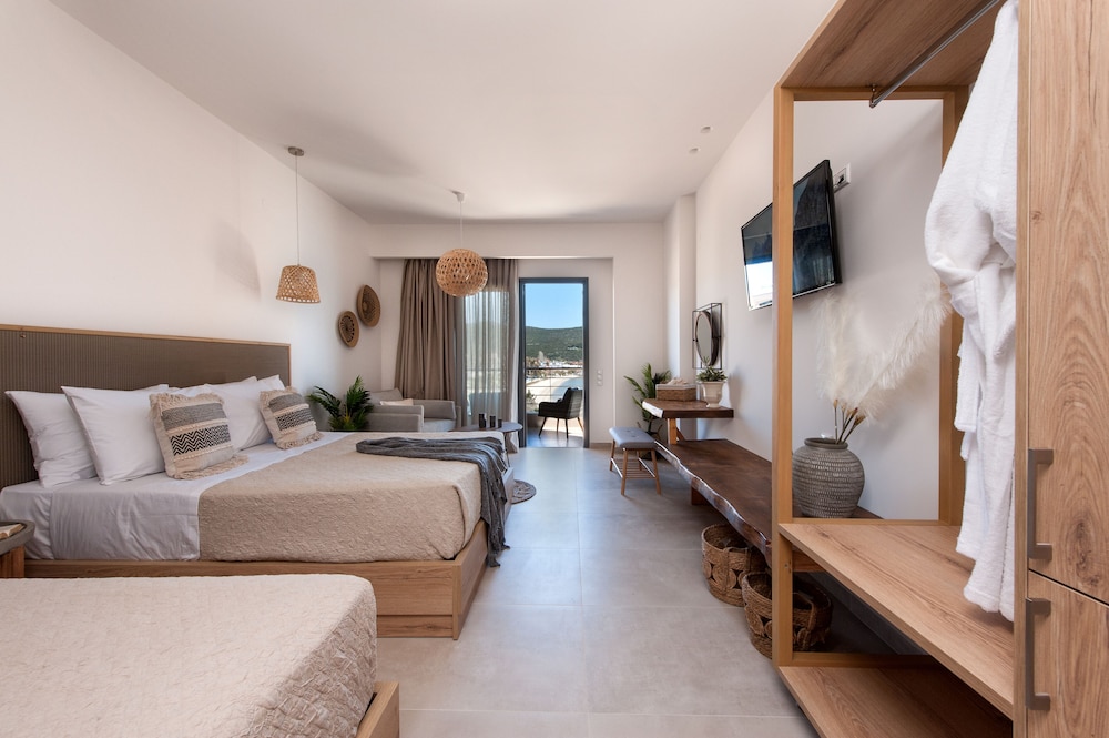Deluxe Triple Room photo 1