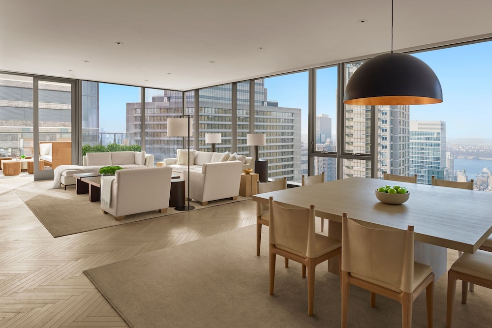 Suite, 3 Bedrooms (Balcony)