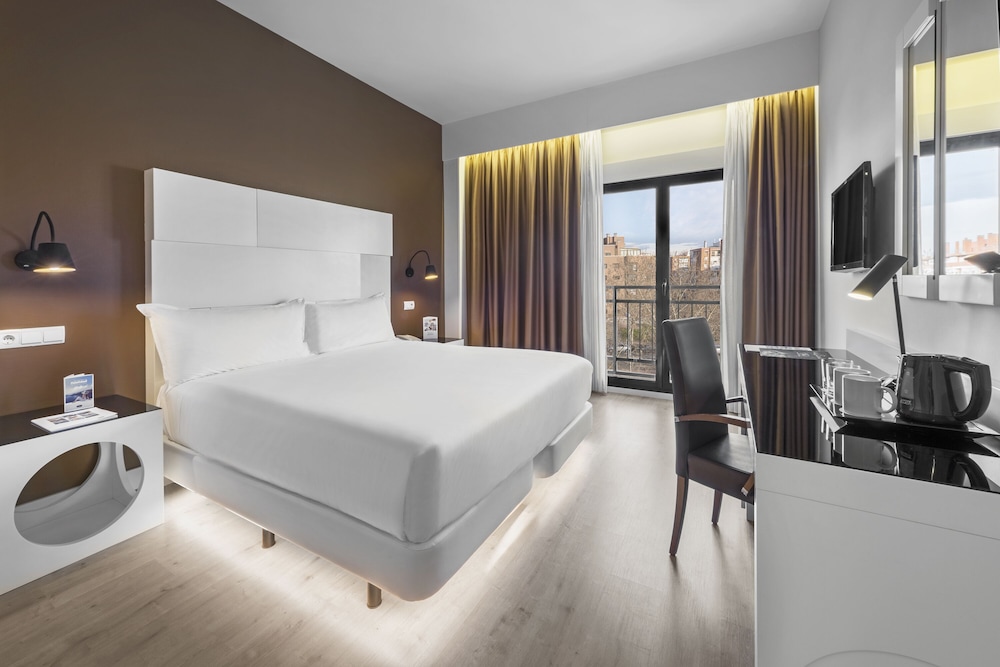 Standard Double or Twin Room - Photo 2