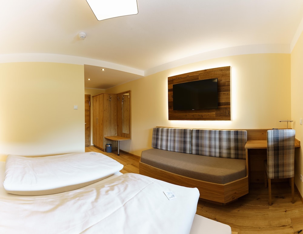 Classic Double Room - Photo 1