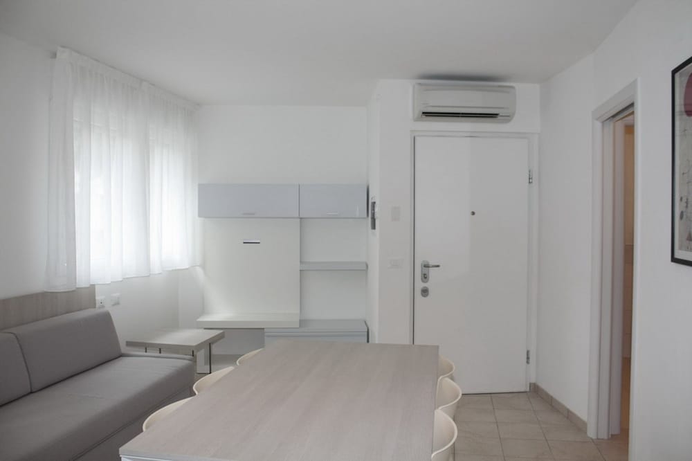 Apartment, 2 Bedrooms, Ground Floor (C7) photo 2