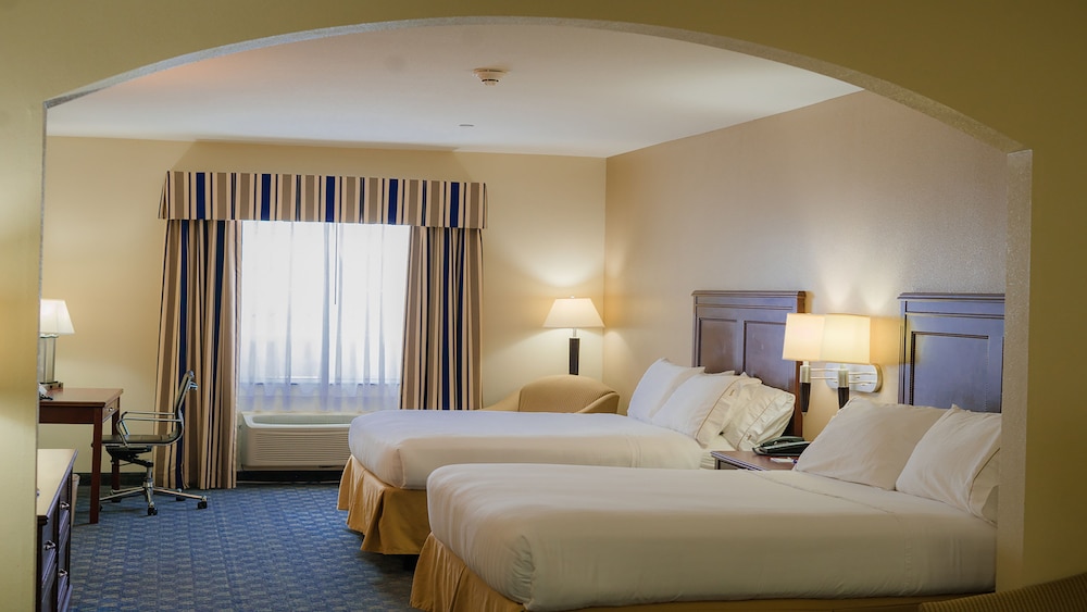 Suite, Multiple Beds - Photo 1