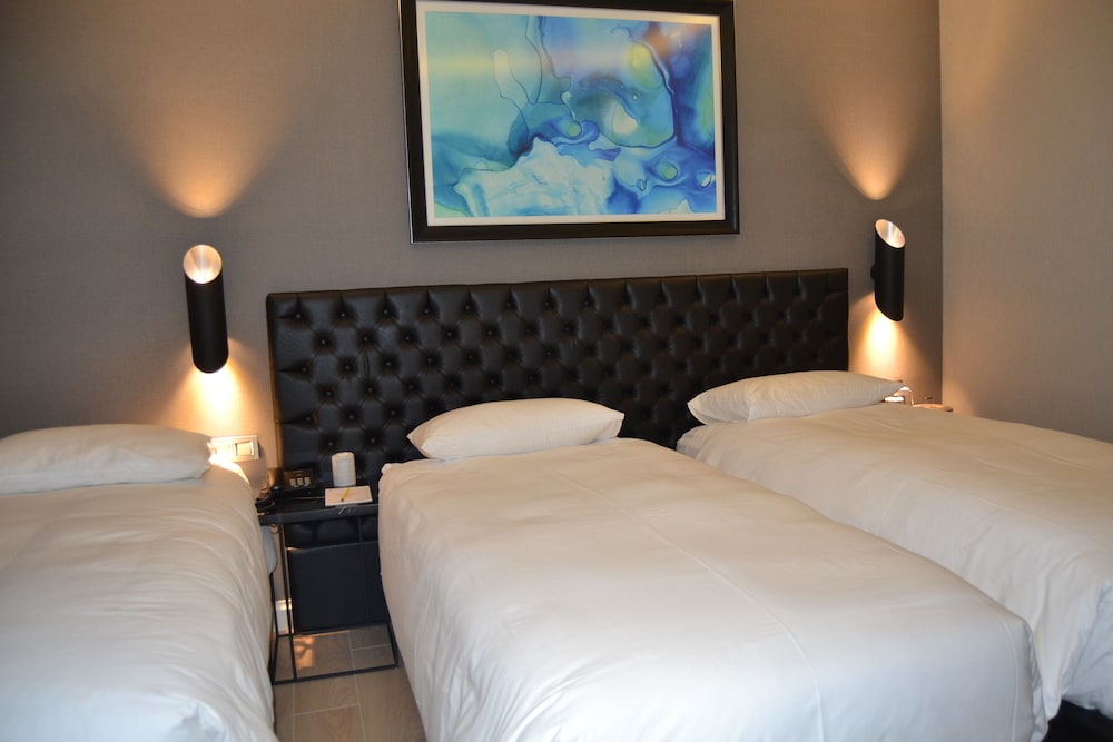 Deluxe Triple Room, 3 Twin Beds photo 3