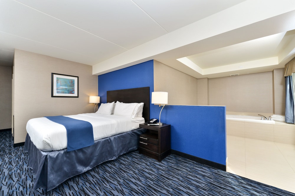 Suite, 1 King Bed photo 3