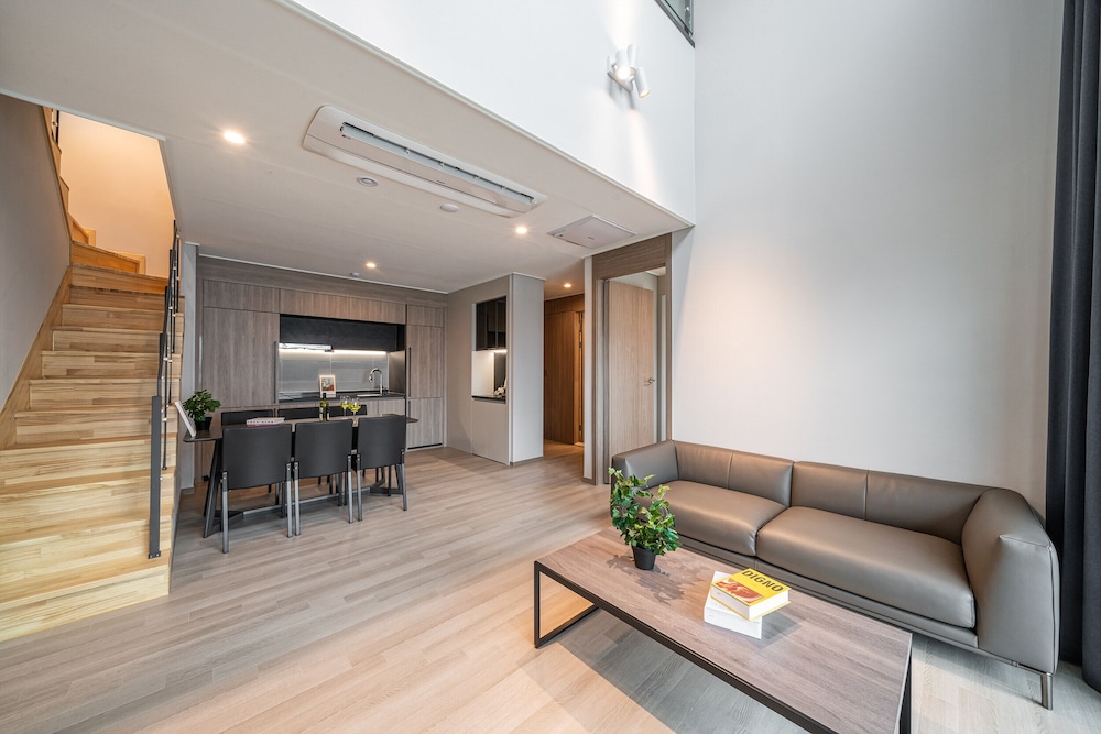 Panorama Ocean View Penthouse Suite