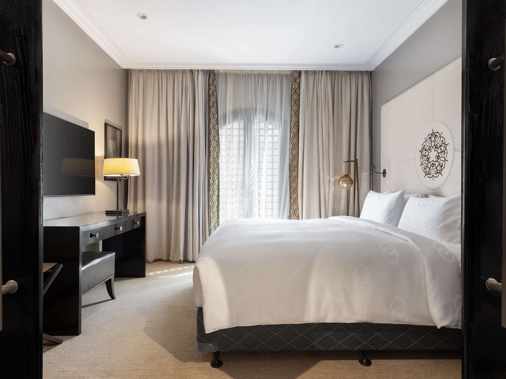 Suite, 1 King Bed (Prestige) - Photo 6