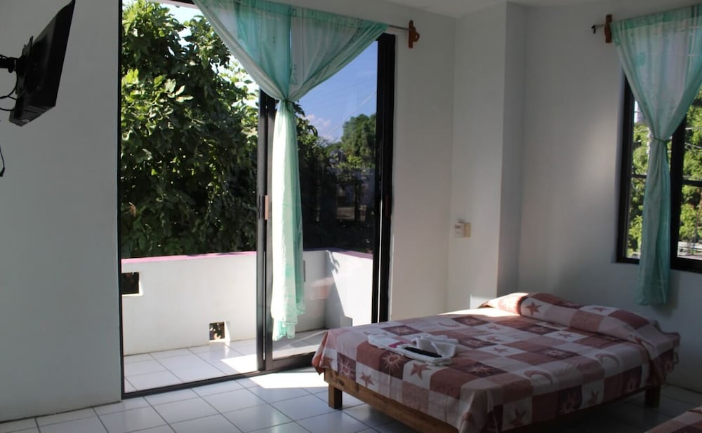 Room - Photo 5