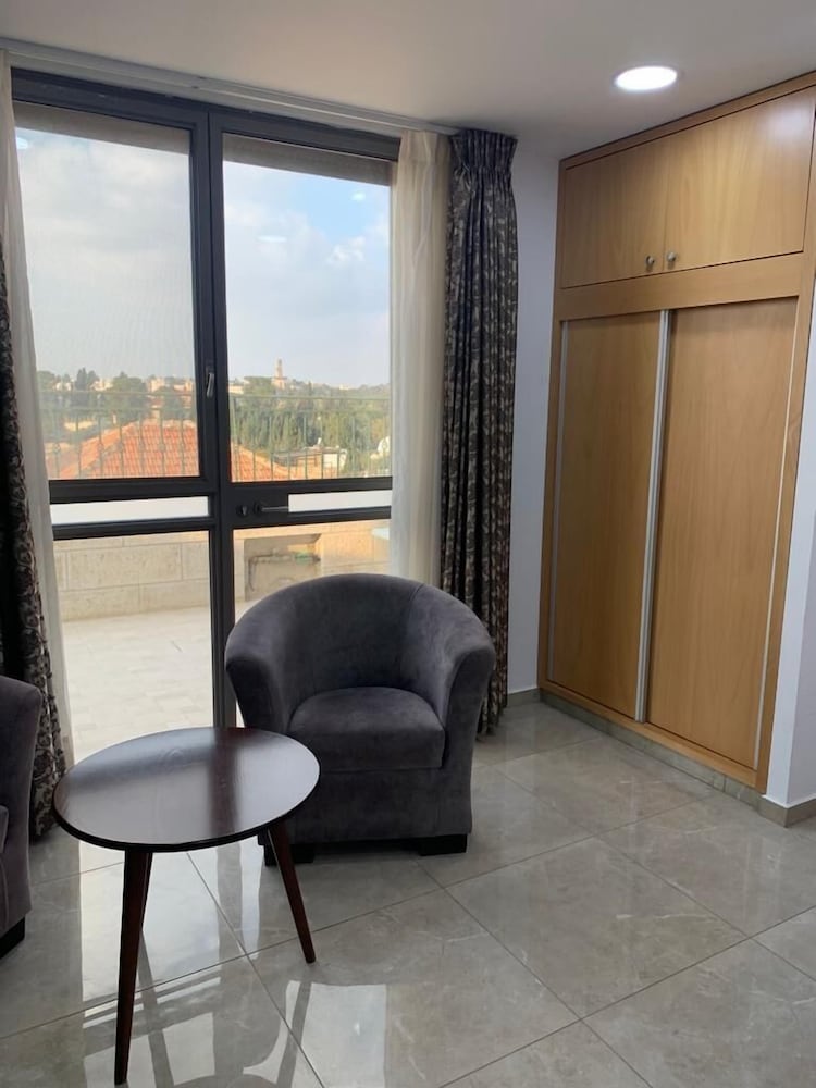 Premium Triple Room - Photo 9