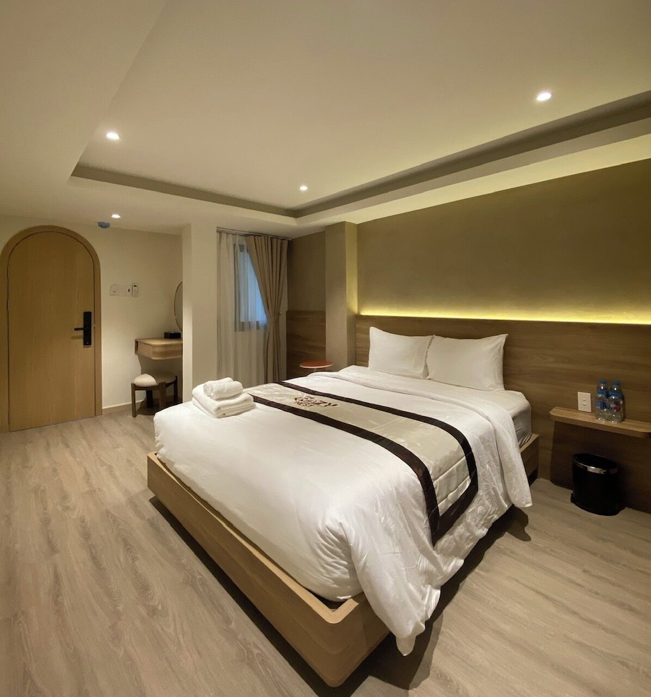 Deluxe Room, City View photo 1