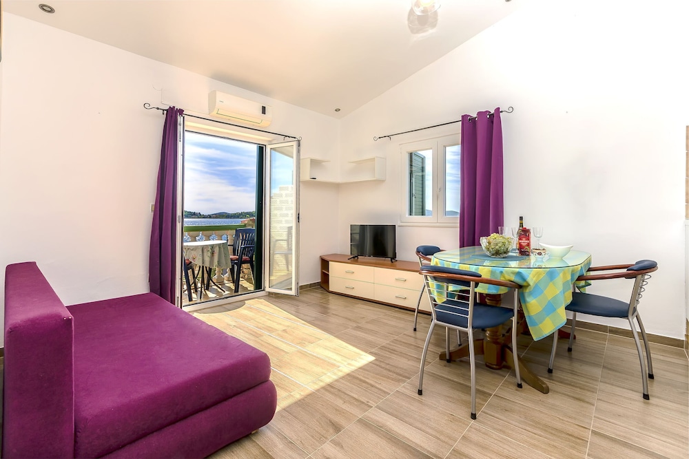 Apartment (A2)