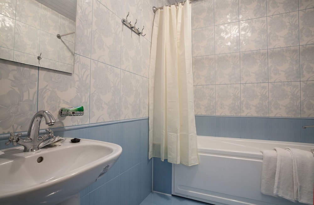Standard Triple Room (number 7) photo 2