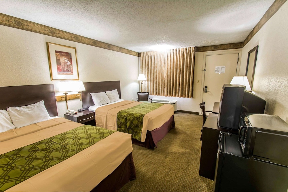 Standard Room, 2 Double Beds, Non Smoking - Photo 1