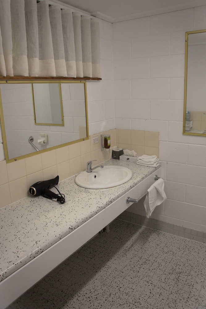 Superior Room, Multiple Beds - Photo 13