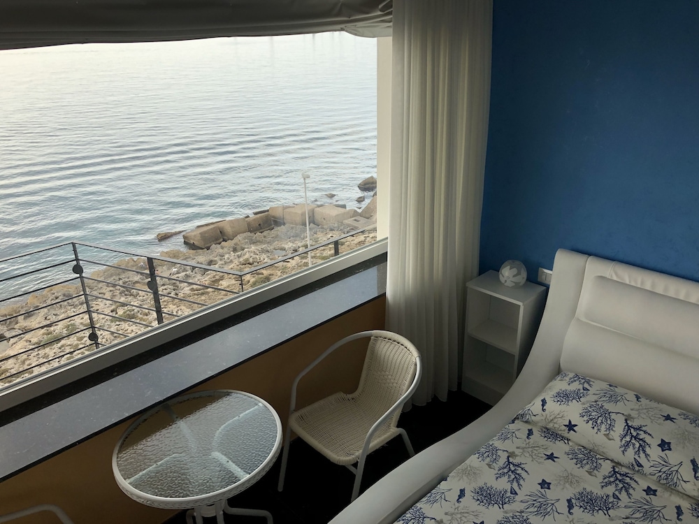 Luxury Quadruple Room photo 3