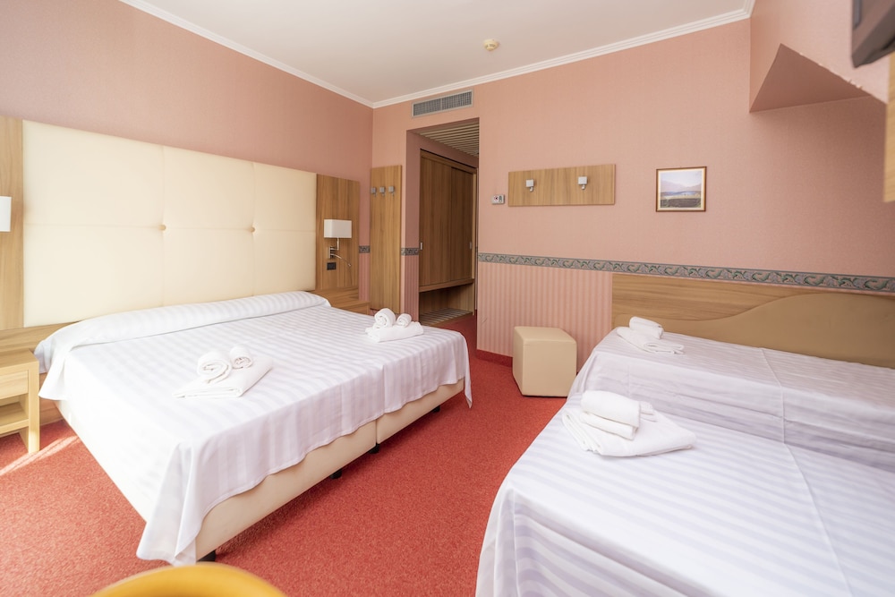 Comfort Quadruple Room photo 2