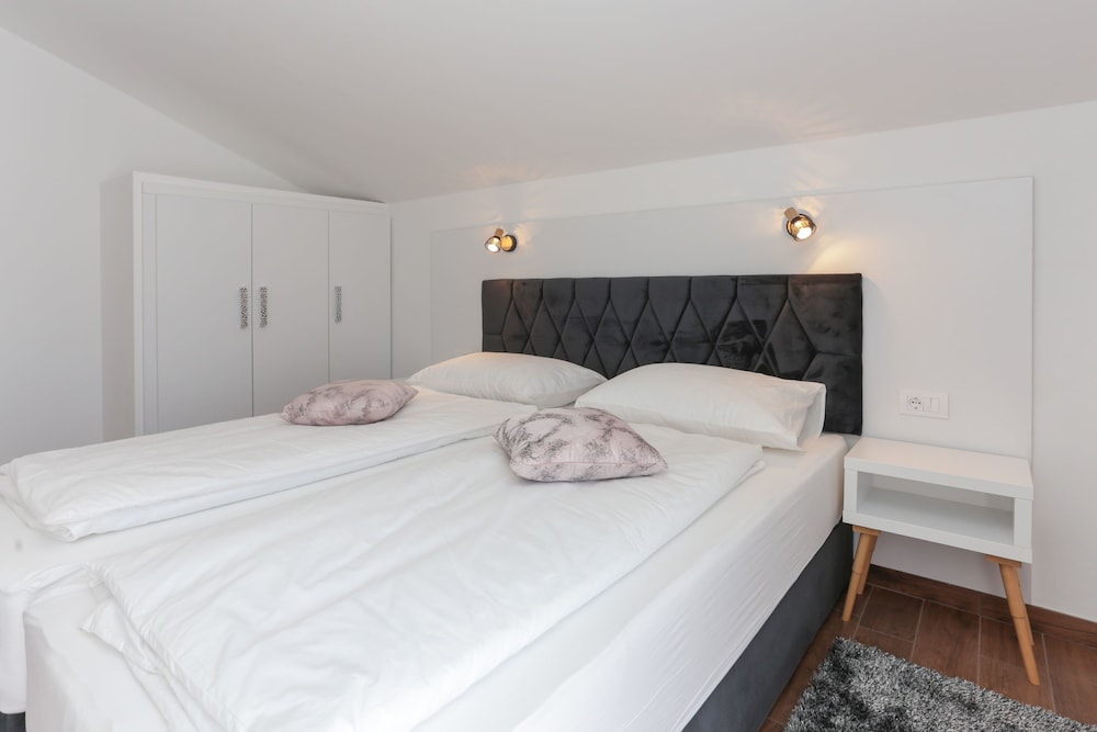 Apartment (A3)