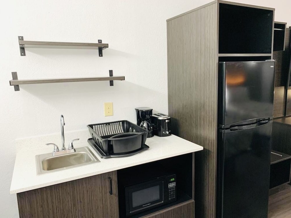 Standard Room, 2 Double Beds, Non Smoking, Kitchenette - Photo 6