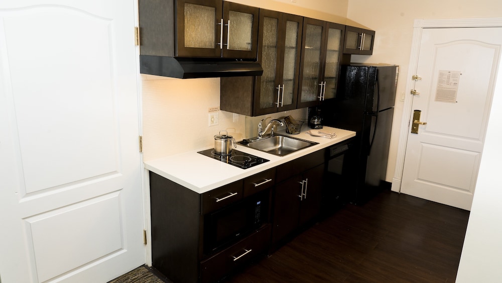 Studio Suite, 1 Queen Bed, Accessible Bathtub (Mobility) - Photo 4