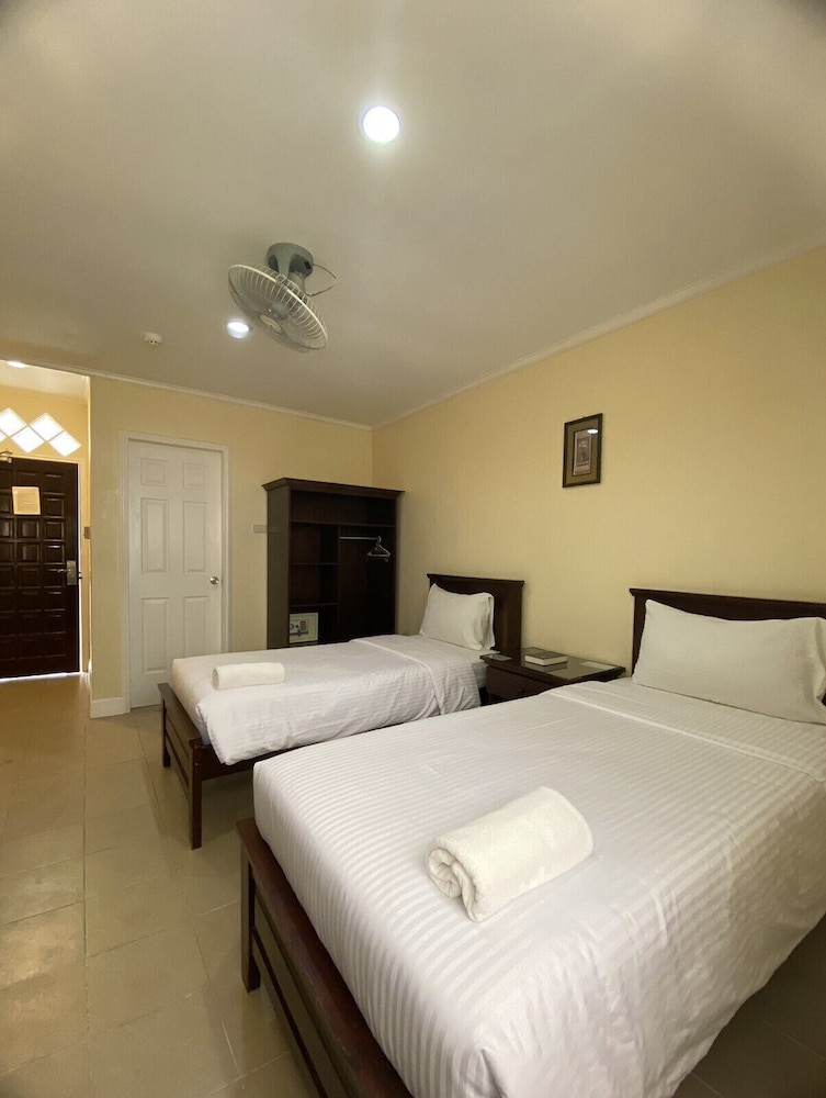 Standard Twin Room photo 2