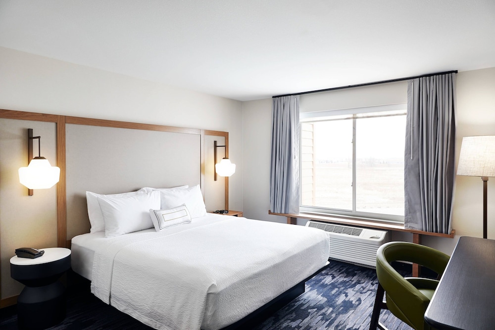 Room, 1 King Bed (Hearing Accessible) - Photo 1