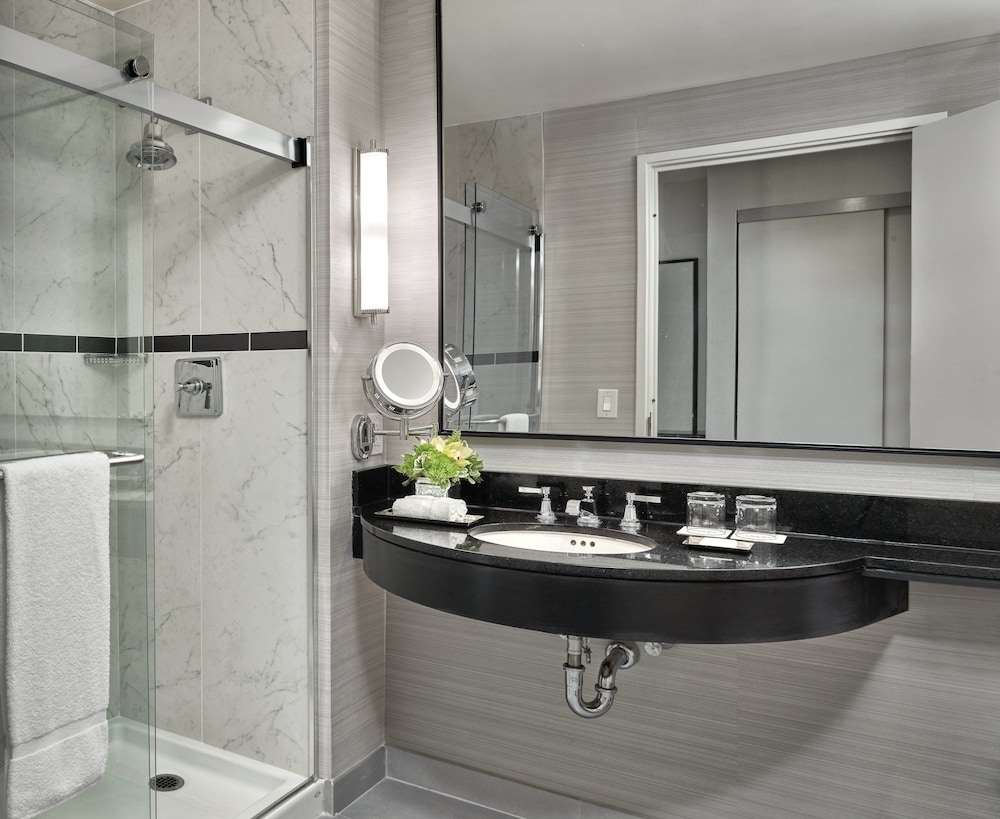 Premium Suite, 1 King Bed (Governors Suite)